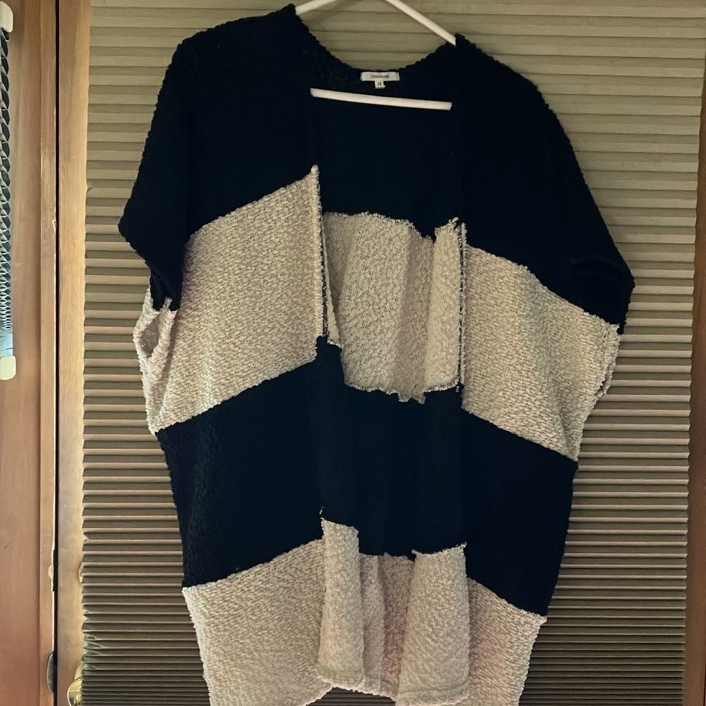 Maurice’s Women’s Black/Cream sweater vest cardigan. Size S/M. Preowned